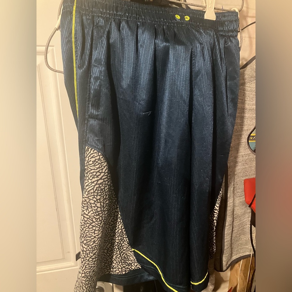 Jordan nike dri fit elephant cement 3 color yellow logo basketball shorts small